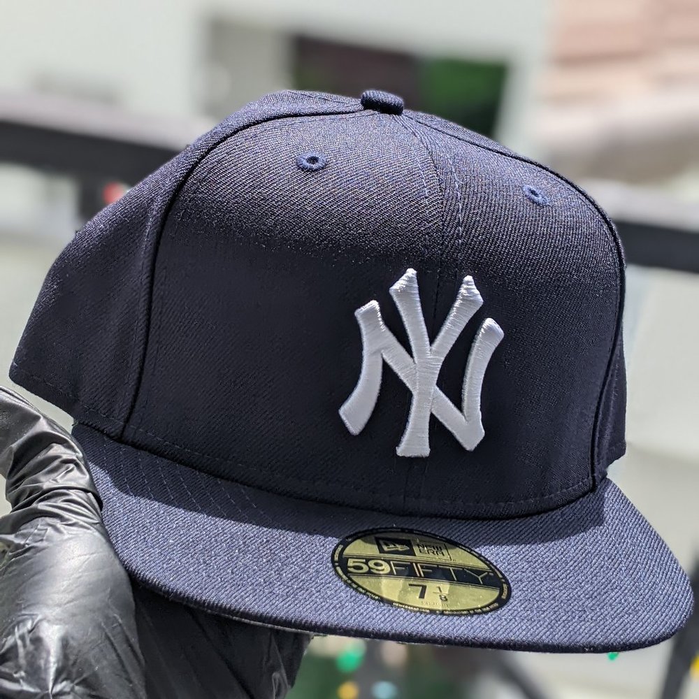NY Navy Yankee Fitted w/ Gray UV
